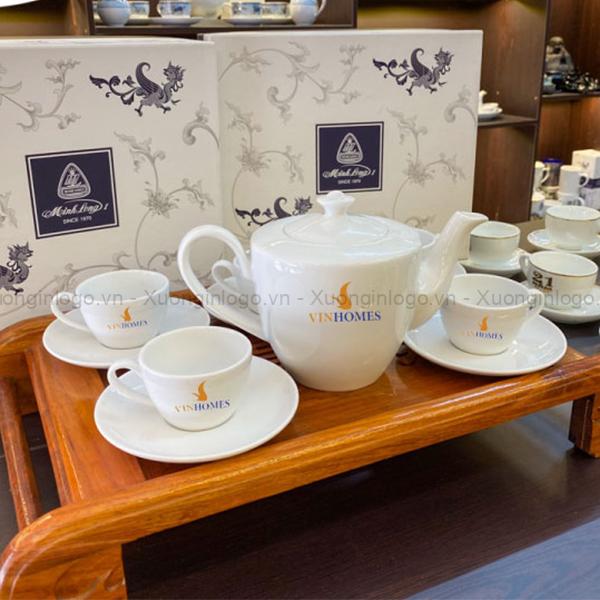 Bộ Ấm Chén Bình Trà Gốm Sứ Minh Long Daisy Trắng In Logo NV-40