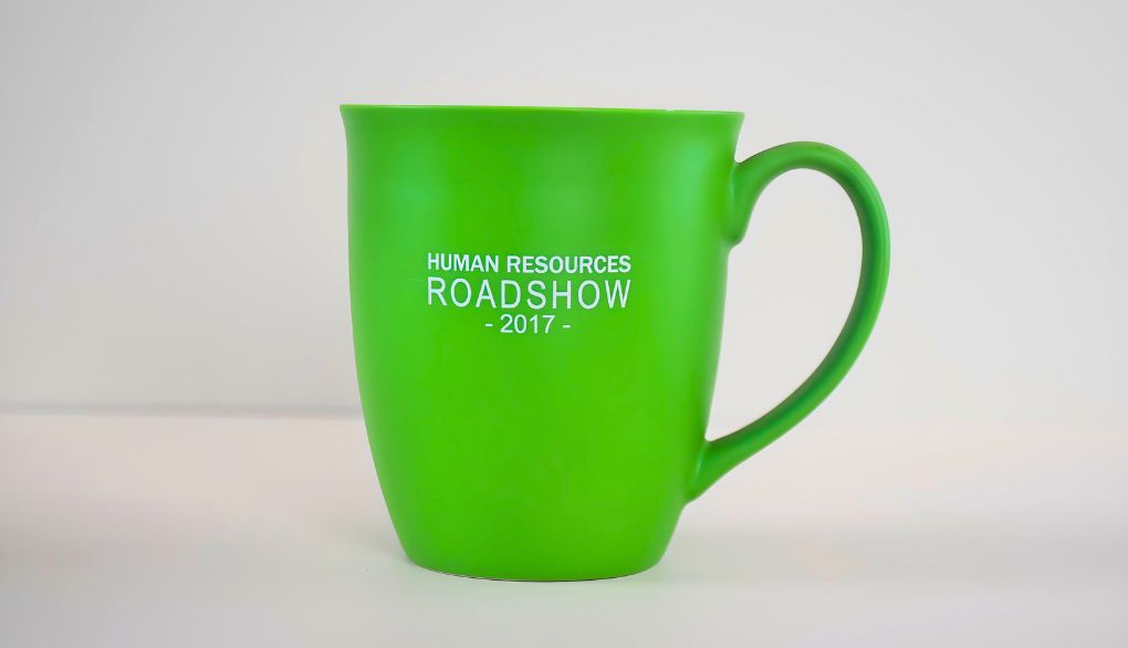 Quà Tặng In Logo RoadShow Lên Ly Sứ 