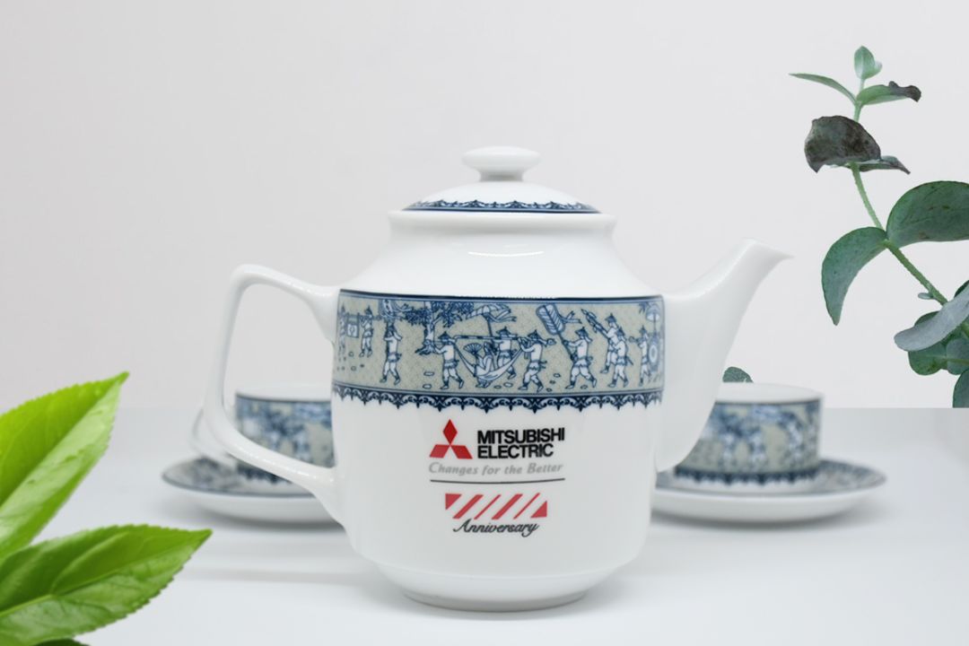 Quà Tặng In Logo Lên Bộ Ấm Trà Mitsubishi
