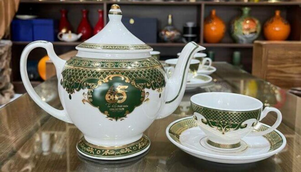 Công ty cung cấp ấm chén trà in logo tại Đồng Nai