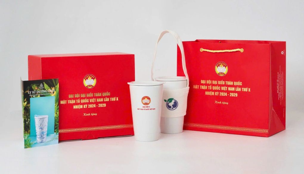 Công ty cung cấp ấm chén trà in logo tại Đồng Nai