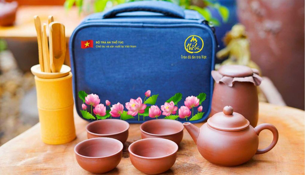 Công ty cung cấp ấm chén trà in logo tại Đồng Nai
