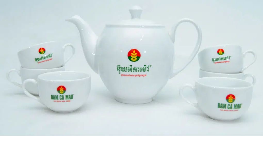 in logo lên ấm trà
