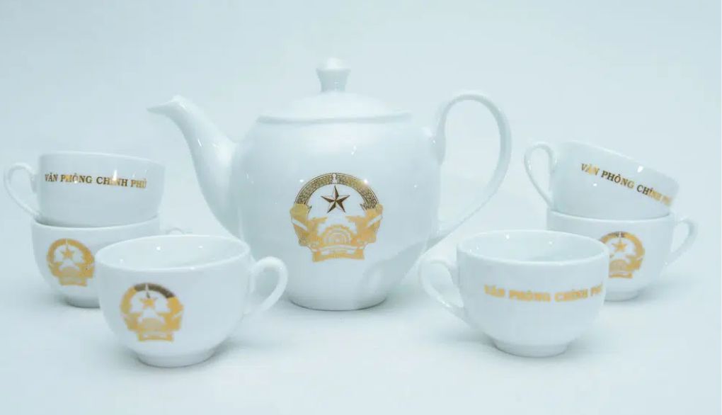 in logo lên ấm trà