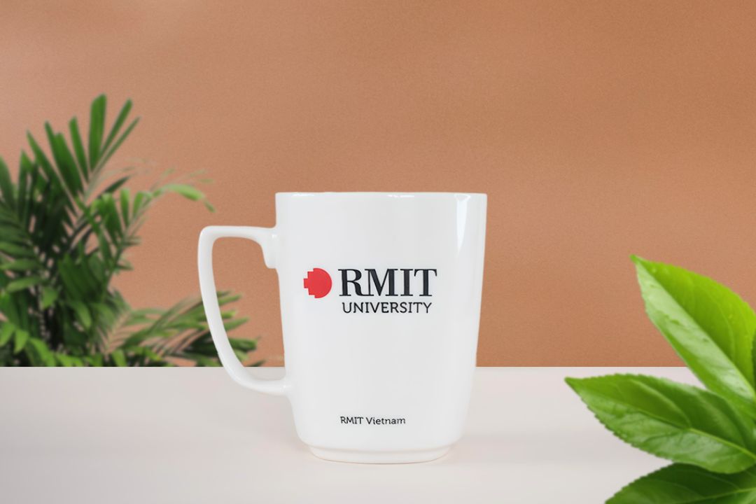 Quà Tặng In Logo RMIT University Lên Ly Sứ