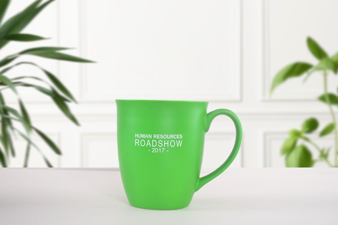 Quà Tặng In Logo RoadShow Lên Ly Sứ 