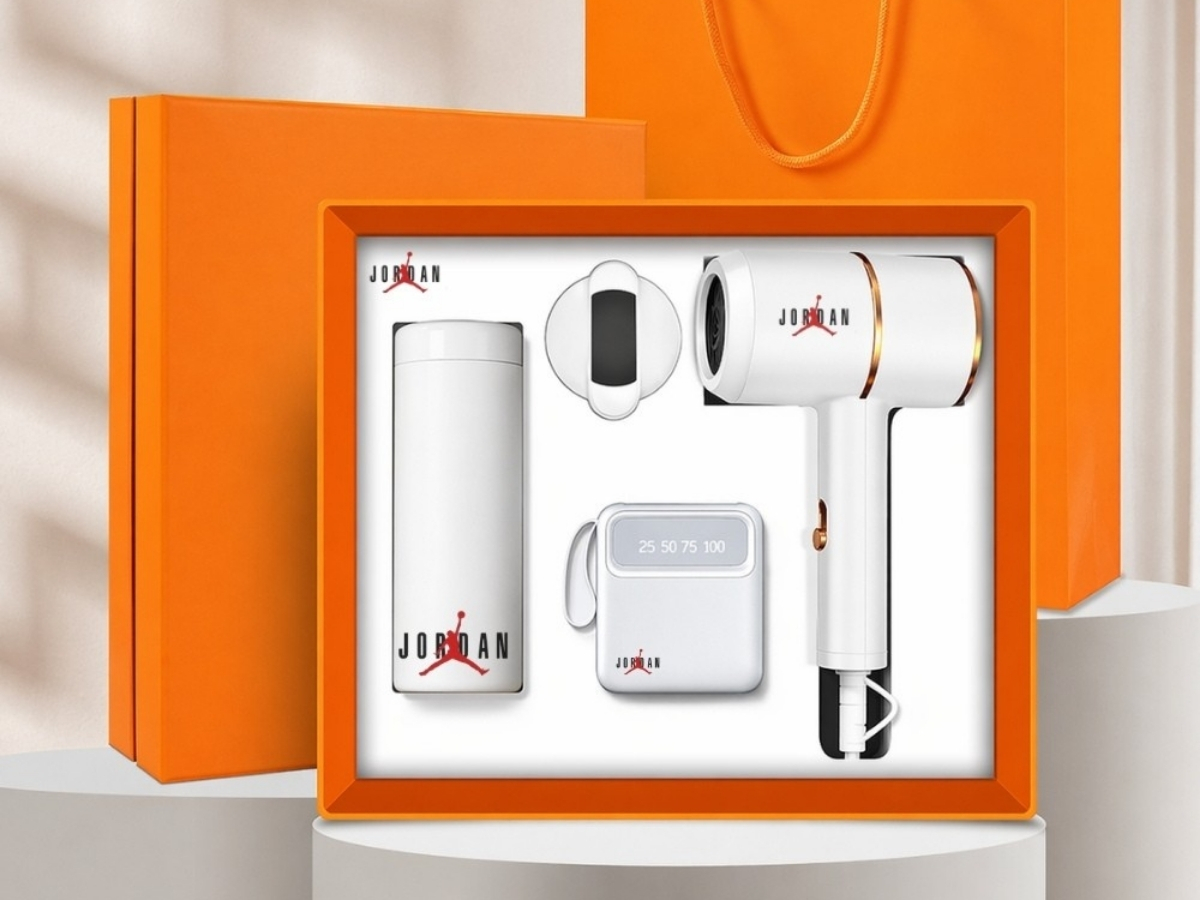 Bộ giftset trà tri ân khách VIP đã in logo