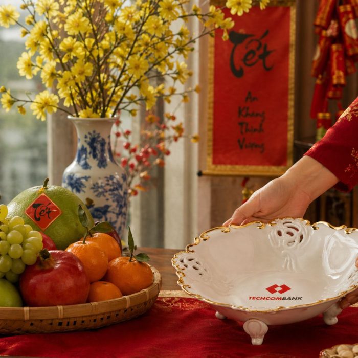 Tô Trái Cây Tiệp Viền Chỉ Vàng